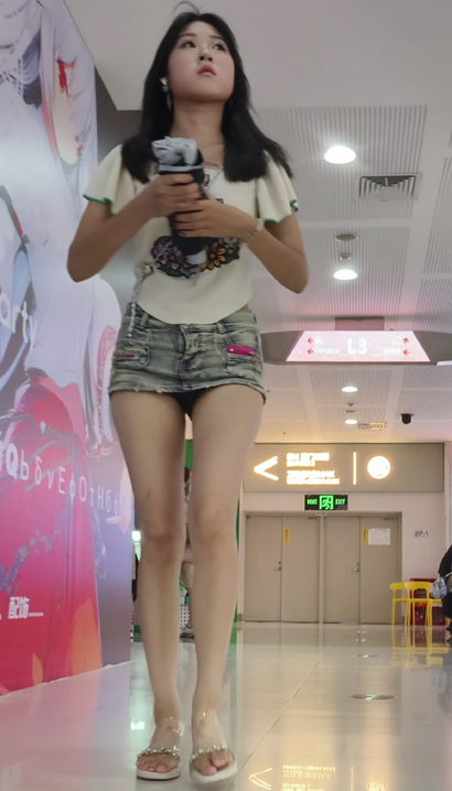 【视频】街拍青春靓丽的时髦热裤圆臀美女[ET-J9DU]