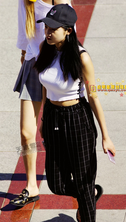 一个窈窕淑女的气质个性穿扮丰臀美女[MZ-3U4M]