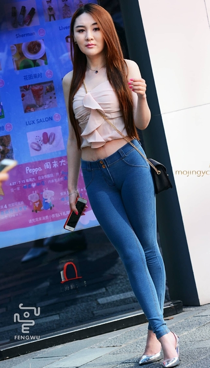 一个气质不凡的前卫紧身裤大长腿美眉[HQ-5043]