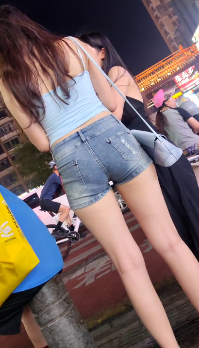 【视频】一位倾国倾城的潮流热裤美臀女神[DZ-6DI4]