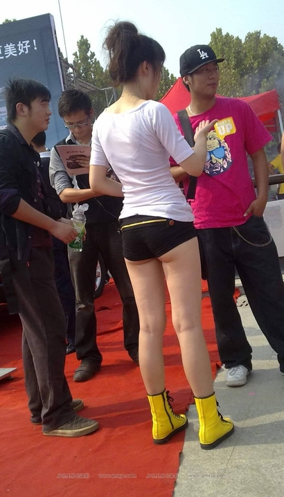 偶遇双瞳剪水的前卫热裤大长腿小姐姐[HJ-7HOT]