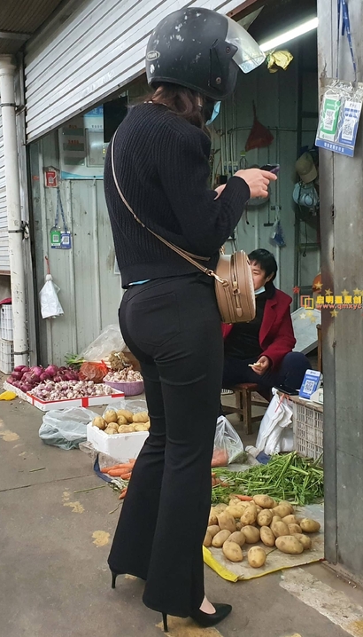 偶遇美丽贤淑的新潮清雅衣着美腿美女[WG-31IT]