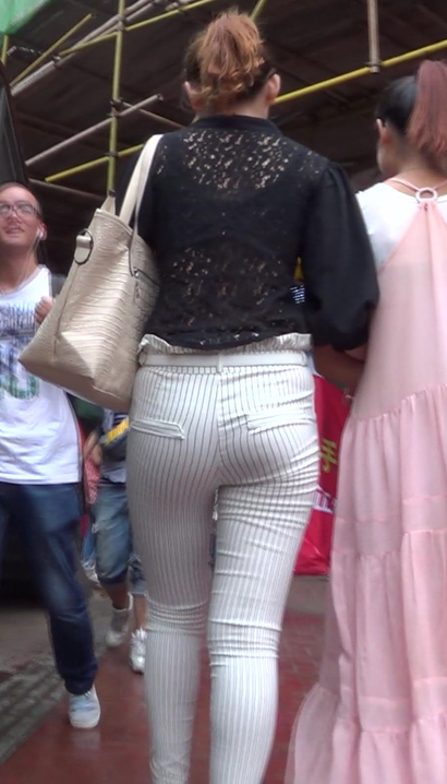 【视频】偶遇倾国倾城的前卫精美着装大长腿女孩[ZF-388Z]