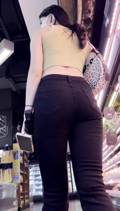 【视频】街拍千娇百媚的潮流紧身牛仔裤长腿女生[CT-Y33M]
