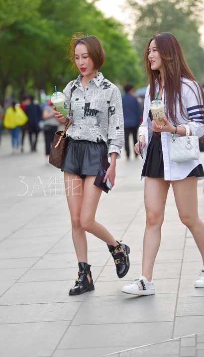 一个螓首蛾眉的时髦优美穿扮丰臀御姐[SM-5P05]